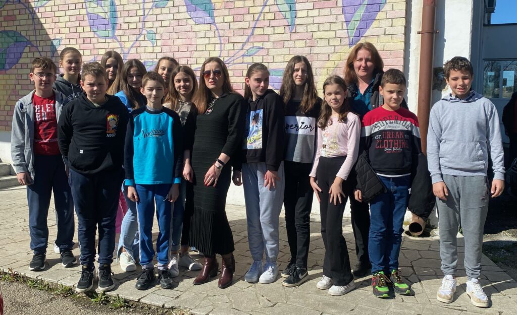 2ED85F1B-E33B-42F3-8567-108033690796