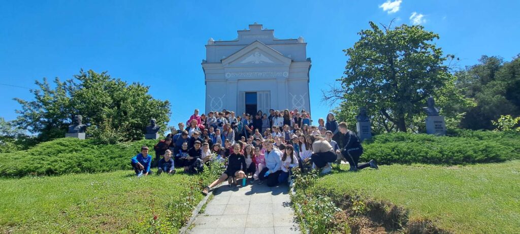 IMG-238cf0b15f684f7e746f066ed14a716b-V